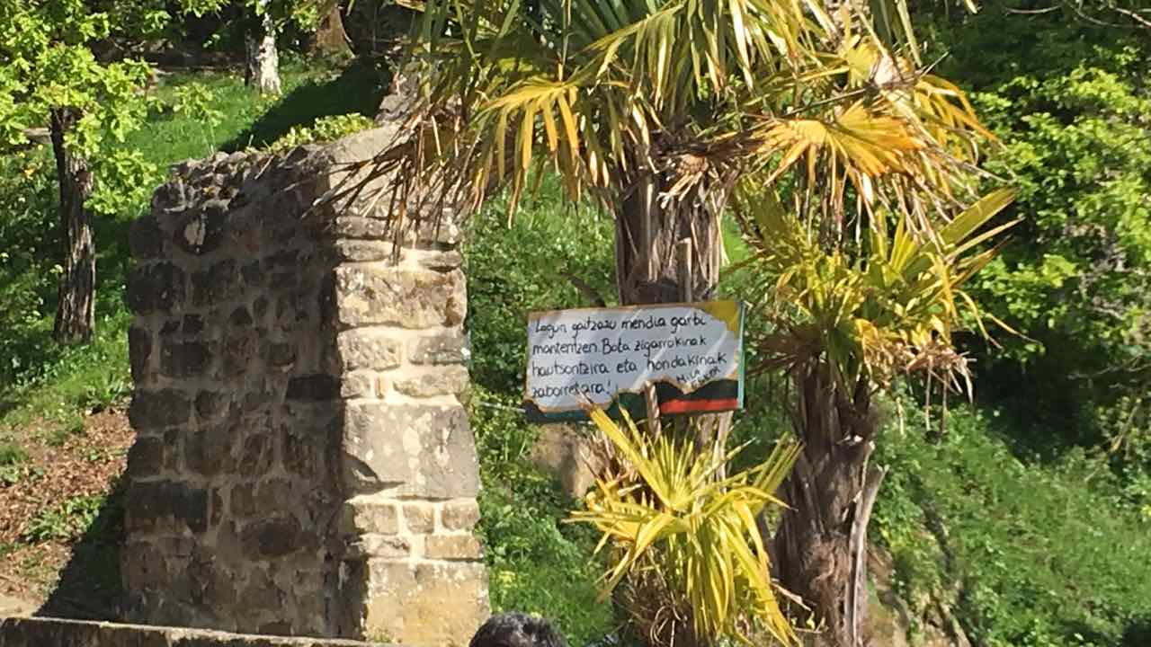 B1647F75-C9F8-46B5-8A2E-BDEBABC6FF7A