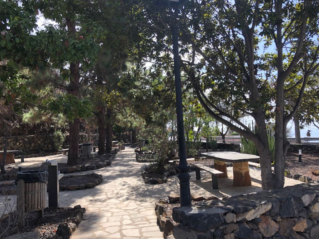 almost there, the pick-nick area of... 