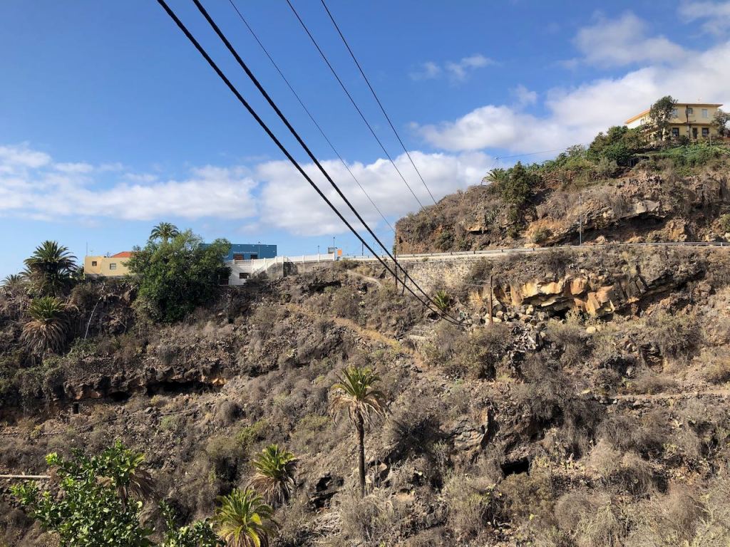 the last few meters , the blue building in the back is the brewery💪