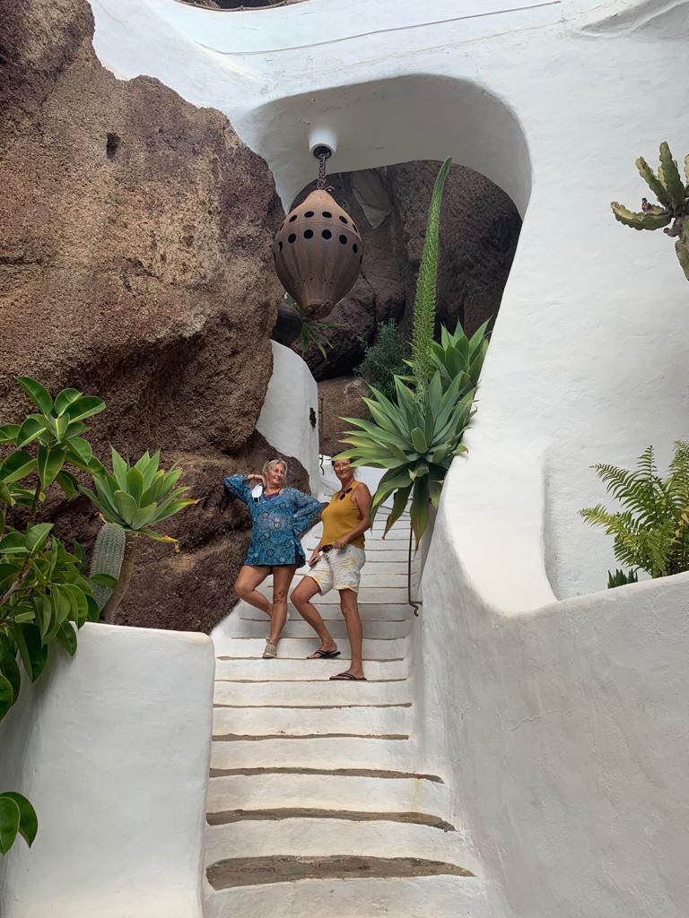 and the girls on stage😁